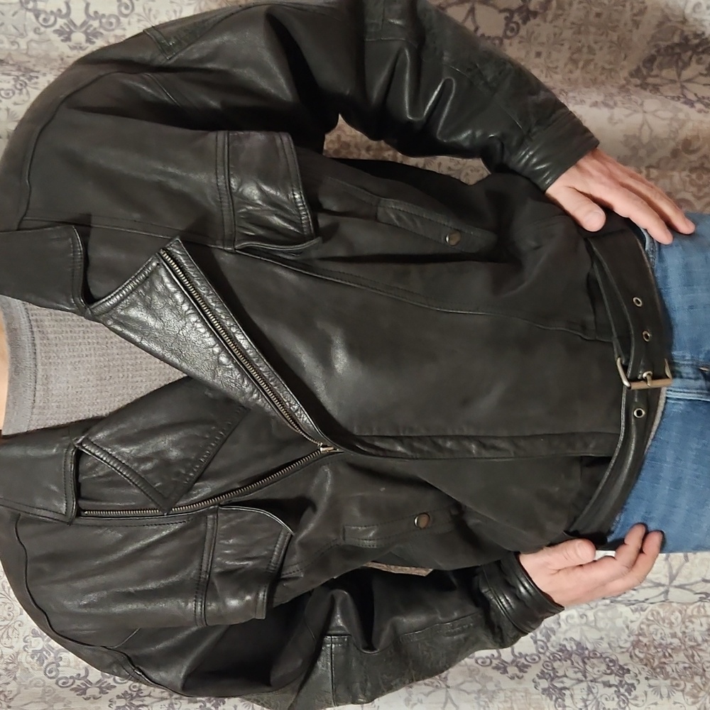 Pere Mar vintage 1990s genuine leather bomber jacket.